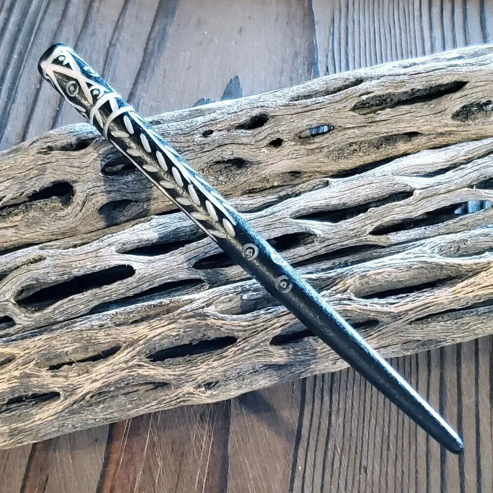 Tribal Hand Carved India Black White Buffalo Bone 4.5